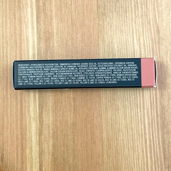 MAC Cosmetics Lipglass Gloss in Beaux - Picture 7 of 9